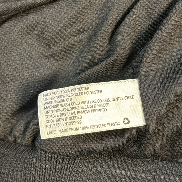 Wild fable Women's Jacket
Topper Faux Fur Long Sleeve Full
Zip Size XS Black - Picture 6 of 13